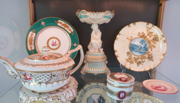 Khwan Phusrisom, ขวัญ ภูศรีโสม, Martin Museum, พิพิธภัณฑ์มาร์ติน, Baan Dong Bang Education Centre, ศูนย์การเรียนรู้บ้านดงบัง